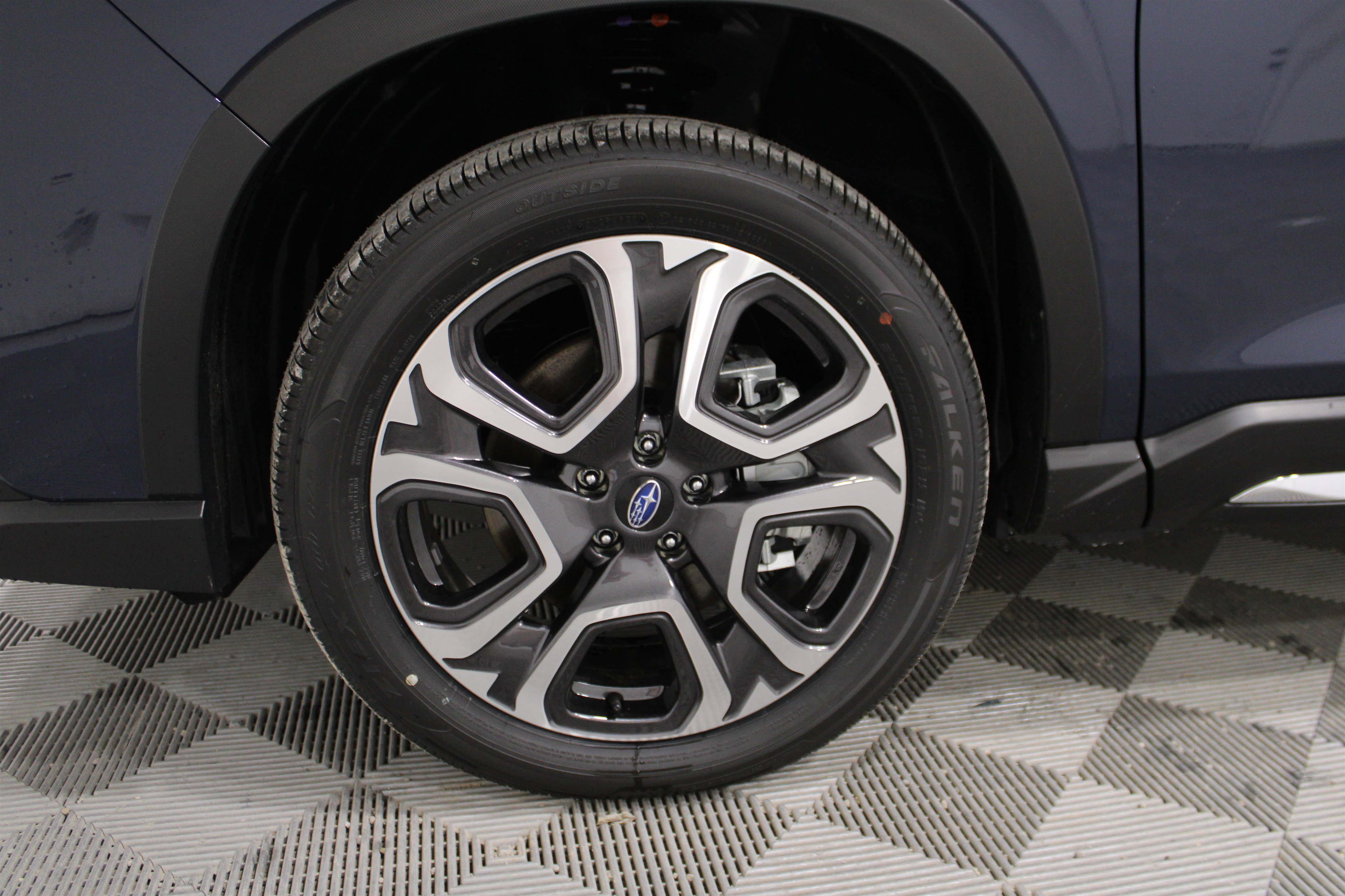 New 2025 Subaru Ascent Limited image 36