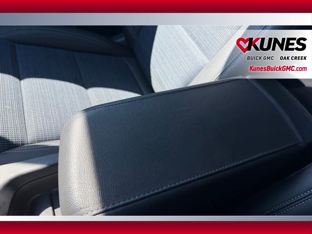 Used 2025 Buick Envista Preferred w/ Convenience I Package image 17