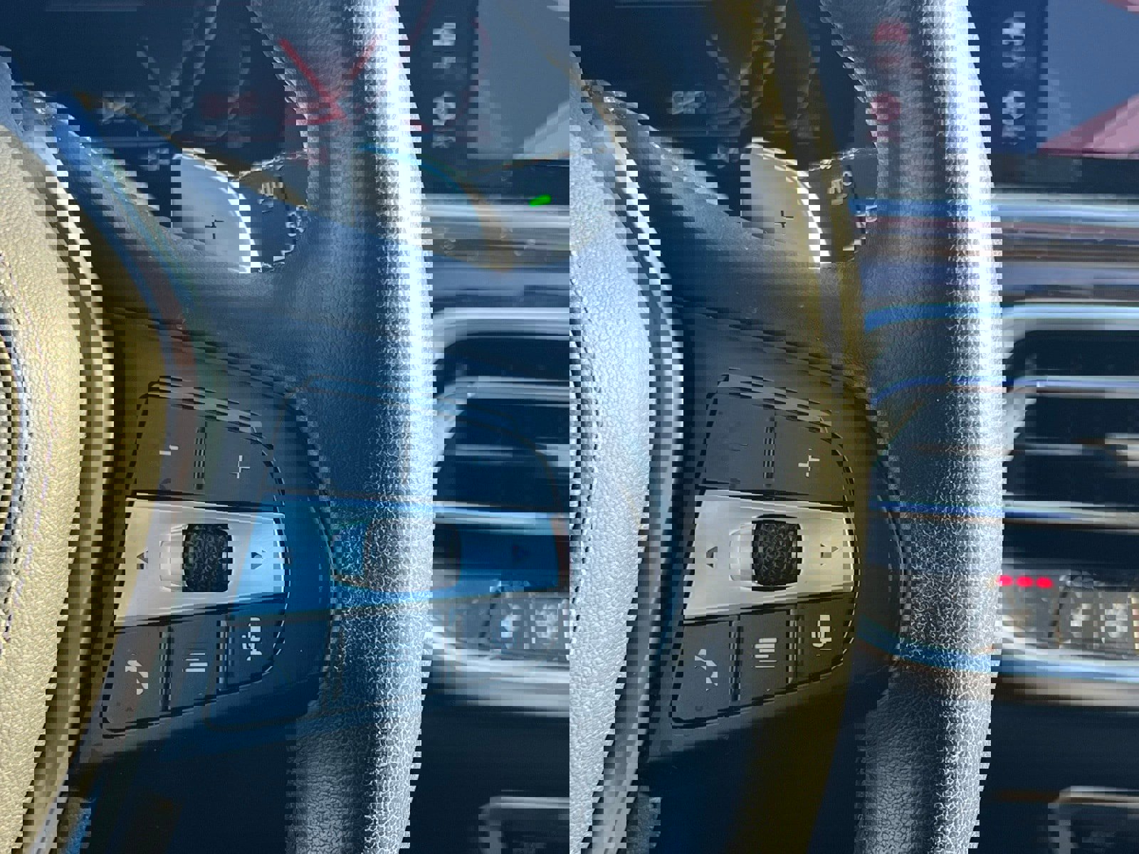 Used 2020 BMW X5 xDrive40i w/ Premium Package image 32