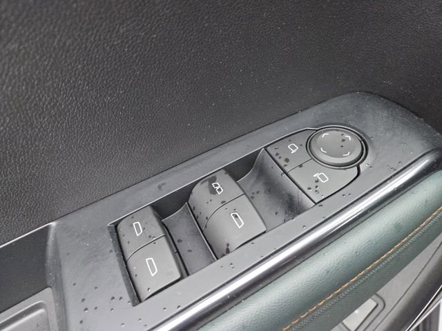 Used 2025 GMC Acadia AT4 w/ Luxury Package image 11