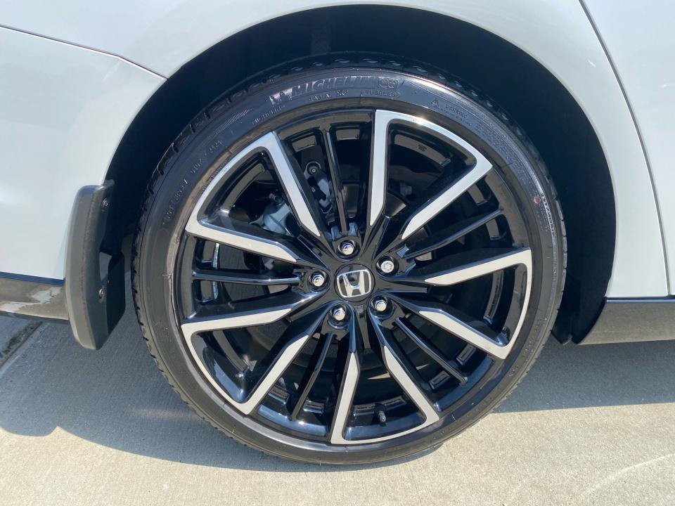Certified 2024 Honda Accord Touring image 27