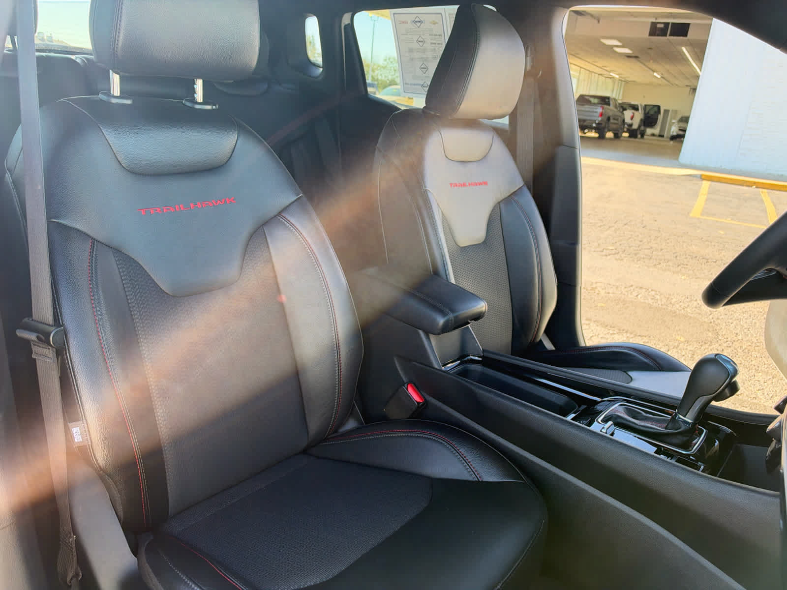 Used 2025 Jeep Compass Trailhawk AWD/4WD image 27