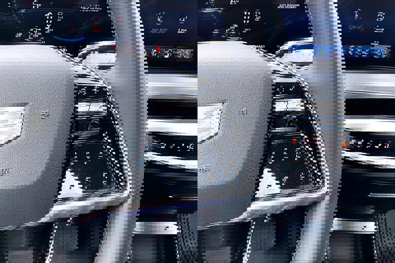 Used 2024 Cadillac Lyriq Sport w/ LPO, Floor Liner Package AWD/4WD image 26