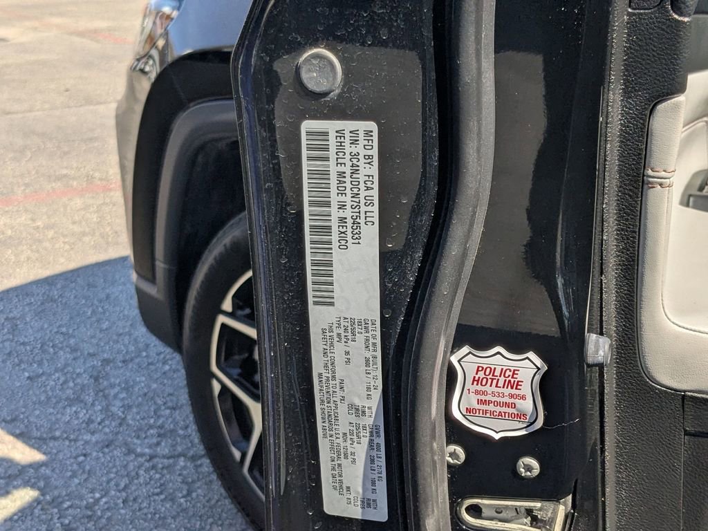 Used 2025 Jeep Compass Limited image 31