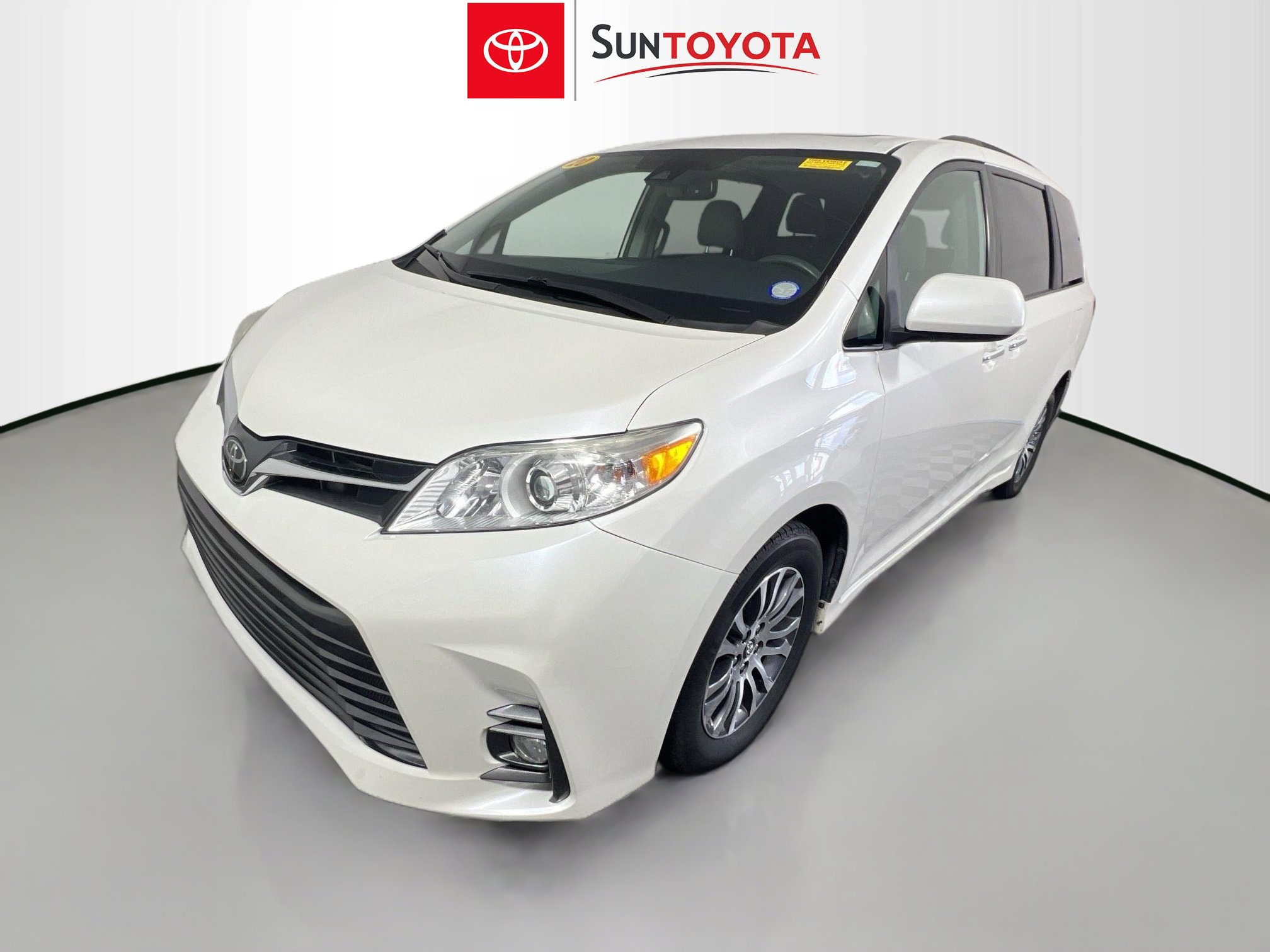 Used 2020 Toyota Sienna XLE image 9