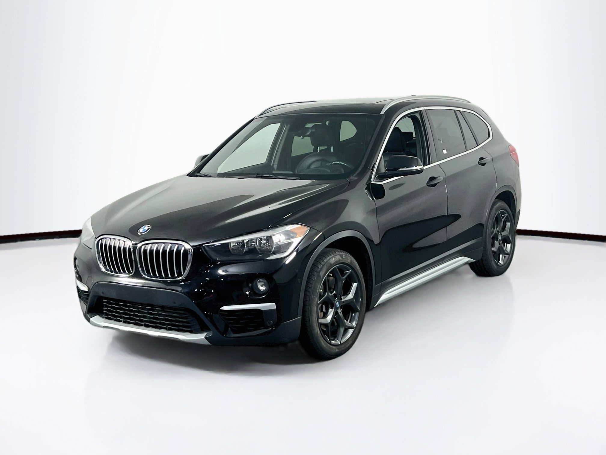 Used 2018 BMW X1 xDrive28i AWD/4WD image 1