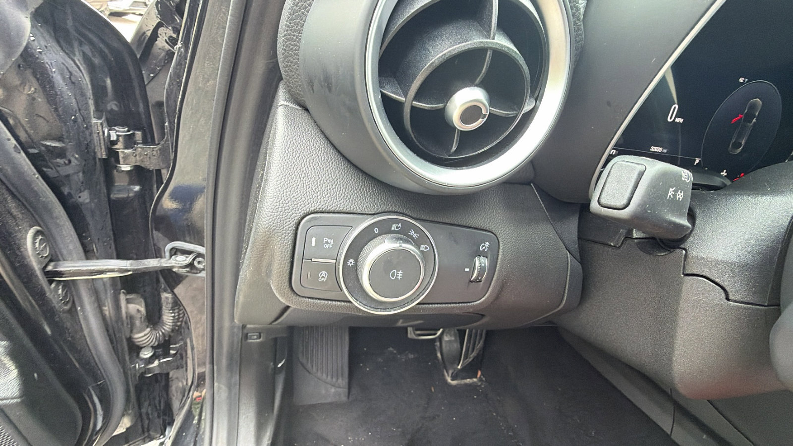 Used 2024 Alfa Romeo Giulia Ti w/ Performance Driving Package AWD/4WD image 26