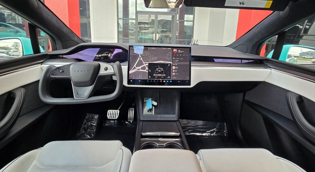 Used 2022 Tesla Model X Plaid image 23
