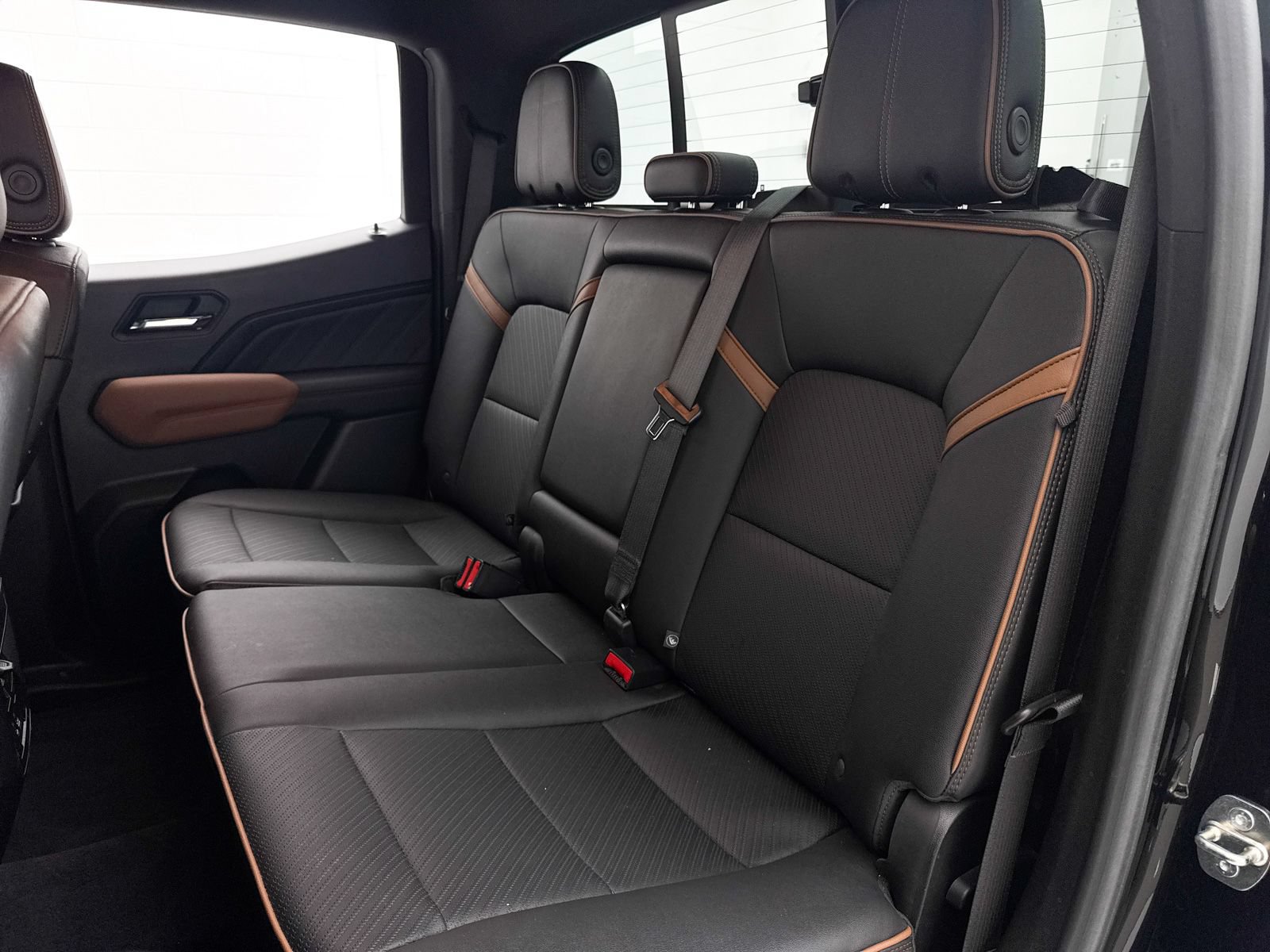 Used 2023 GMC Canyon AT4 w/ AT4 Premium Package AWD/4WD image 28