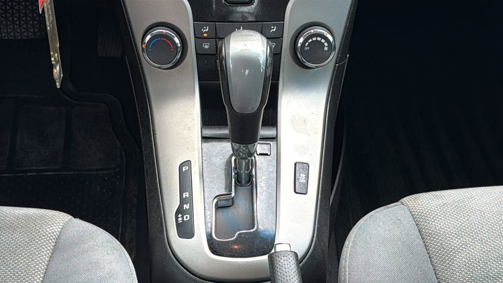 Used 2014 Chevrolet Cruze LT image 25