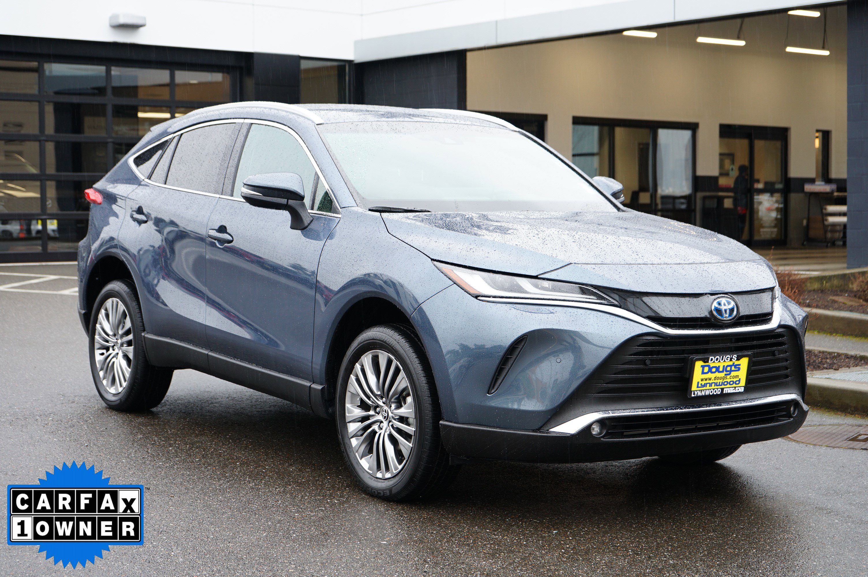 Used 2024 Toyota Venza XLE AWD/4WD image 1