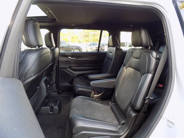 New 2024 Jeep Grand Cherokee L Altitude AWD/4WD image 38