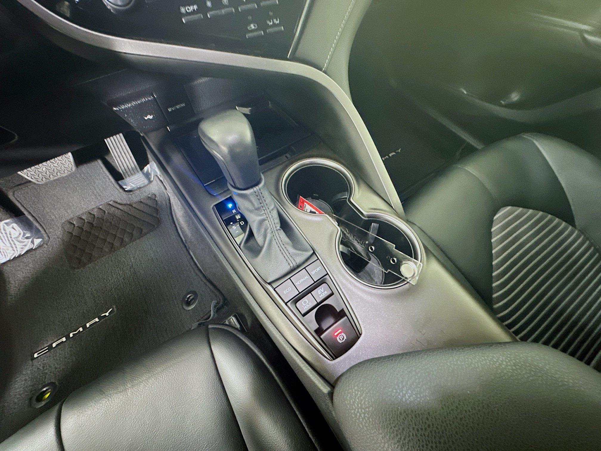Used 2023 Toyota Camry SE w/ Audio Upgrade Package FWD image 22