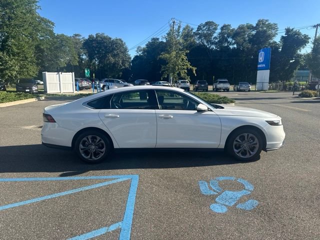 Used 2023 Honda Accord EX image 9
