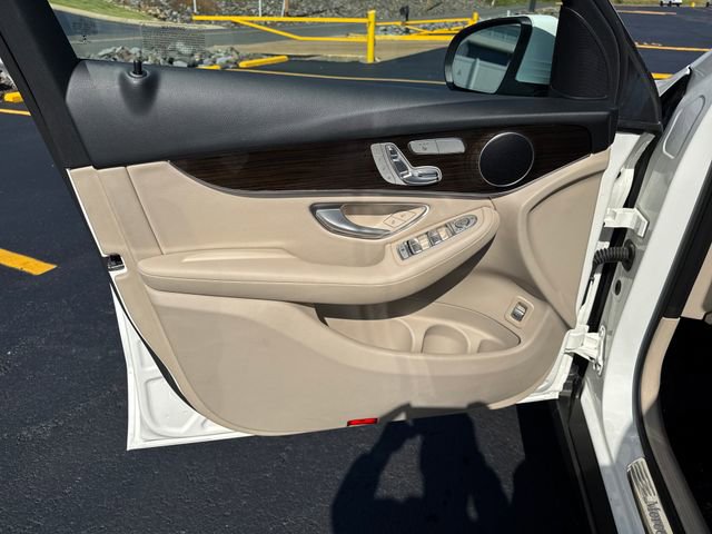 Used 2022 Mercedes-Benz GLC 300 GLC 300 image 16