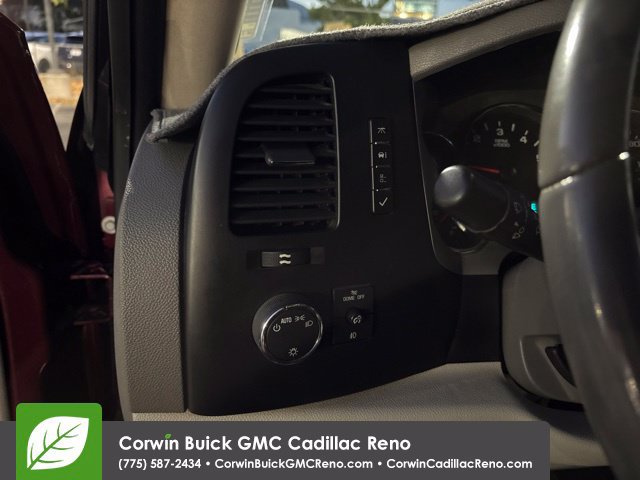 Used 2009 GMC Sierra 2500 SLE w/ Convenience Package AWD/4WD image 16