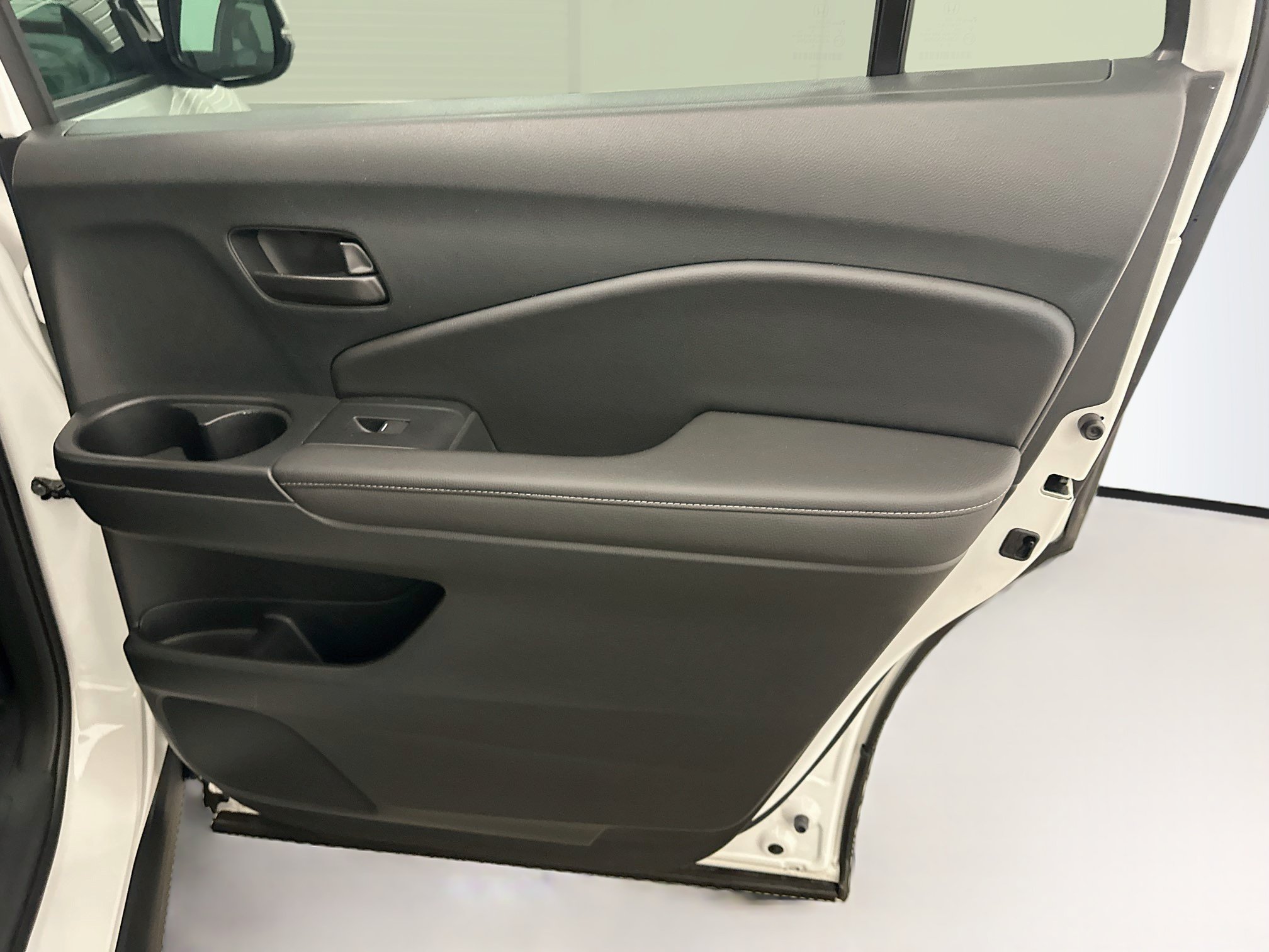 Used 2023 Honda Passport EX-L image 32