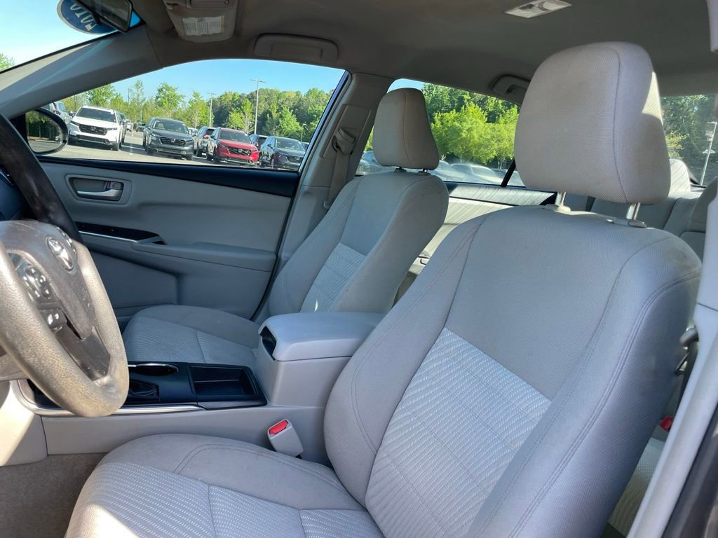 Used 2016 Toyota Camry LE image 24