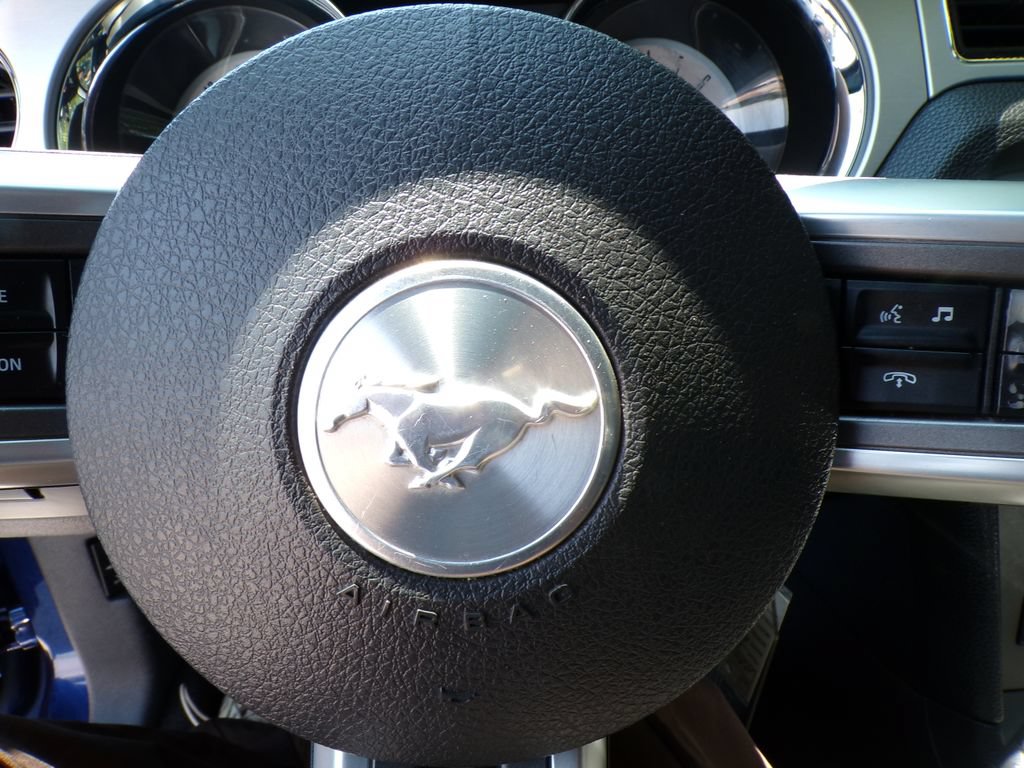 Used 2010 Ford Mustang GT RWD image 25
