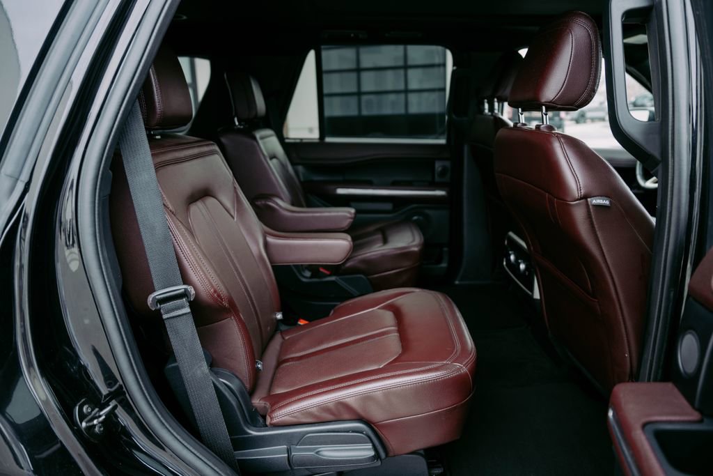 Used 2023 Ford Expedition Limited image 13