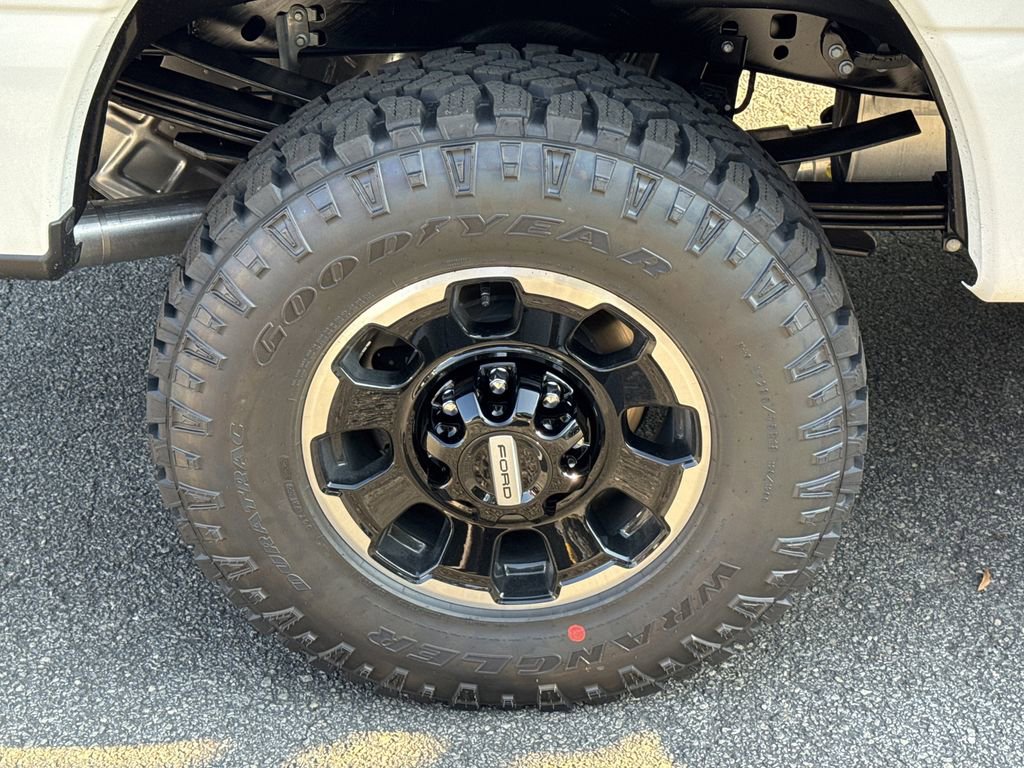 New 2026 Ford F250 Platinum w/ Tremor Off-Road Package image 17