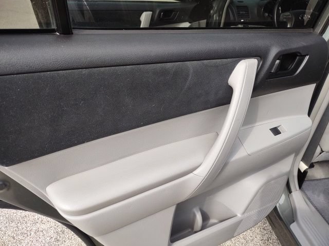 Used 2010 Toyota Highlander 2WD image 16