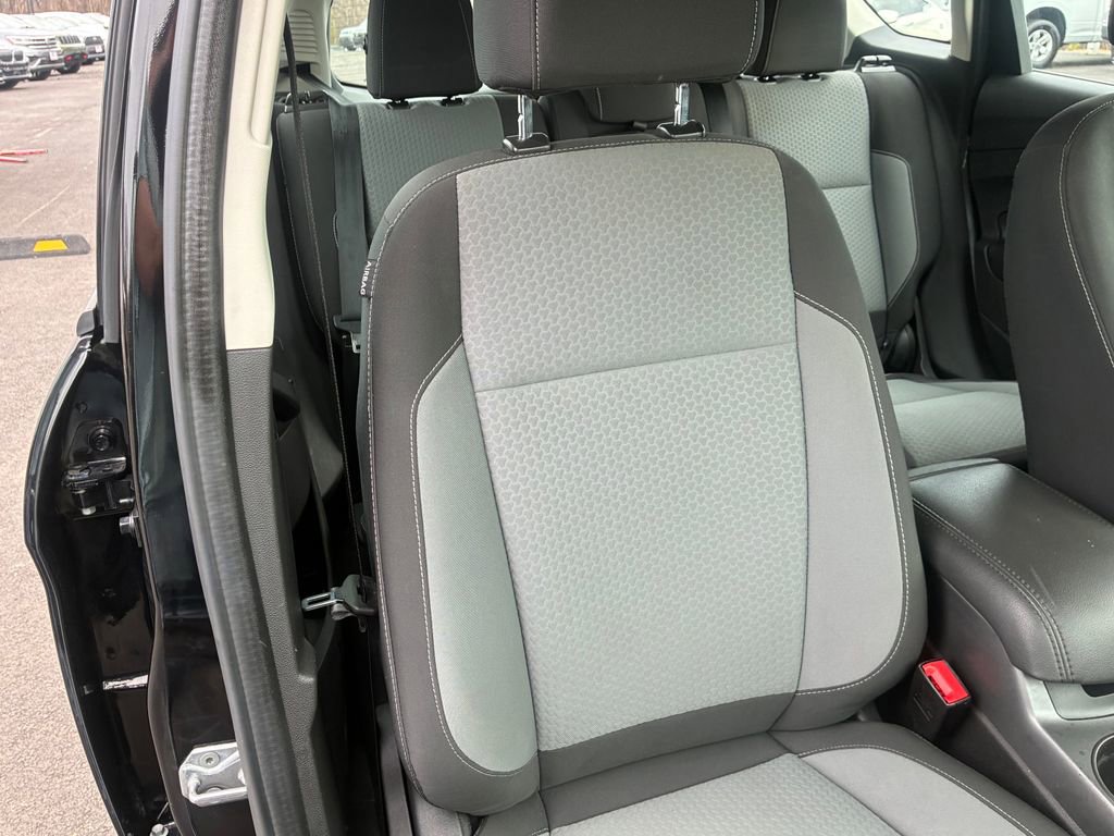 Used 2017 Ford C-MAX Energi SE image 40