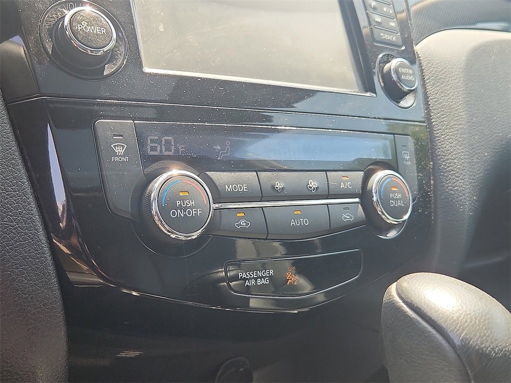 Used 2016 Nissan Rogue SL w/ SL Premium Package image 17