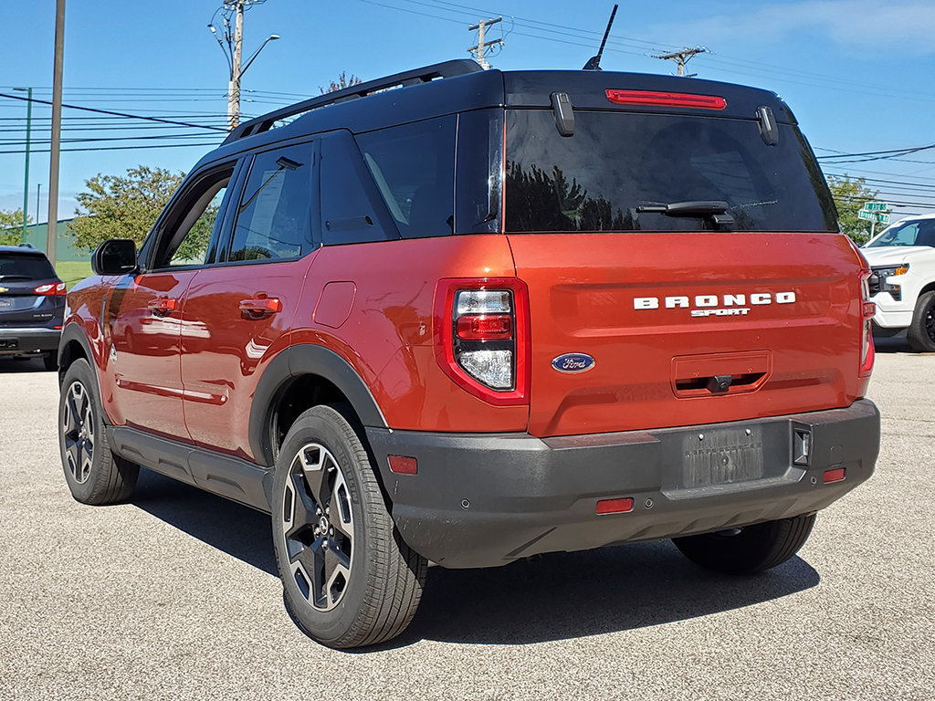 Used 2023 Ford Bronco Sport Outer Banks w/ Tech Package AWD/4WD image 4
