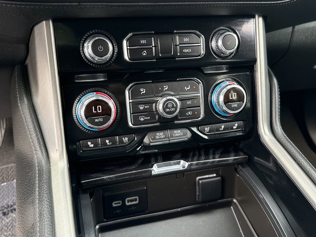 Used 2024 GMC Yukon Denali RWD image 29