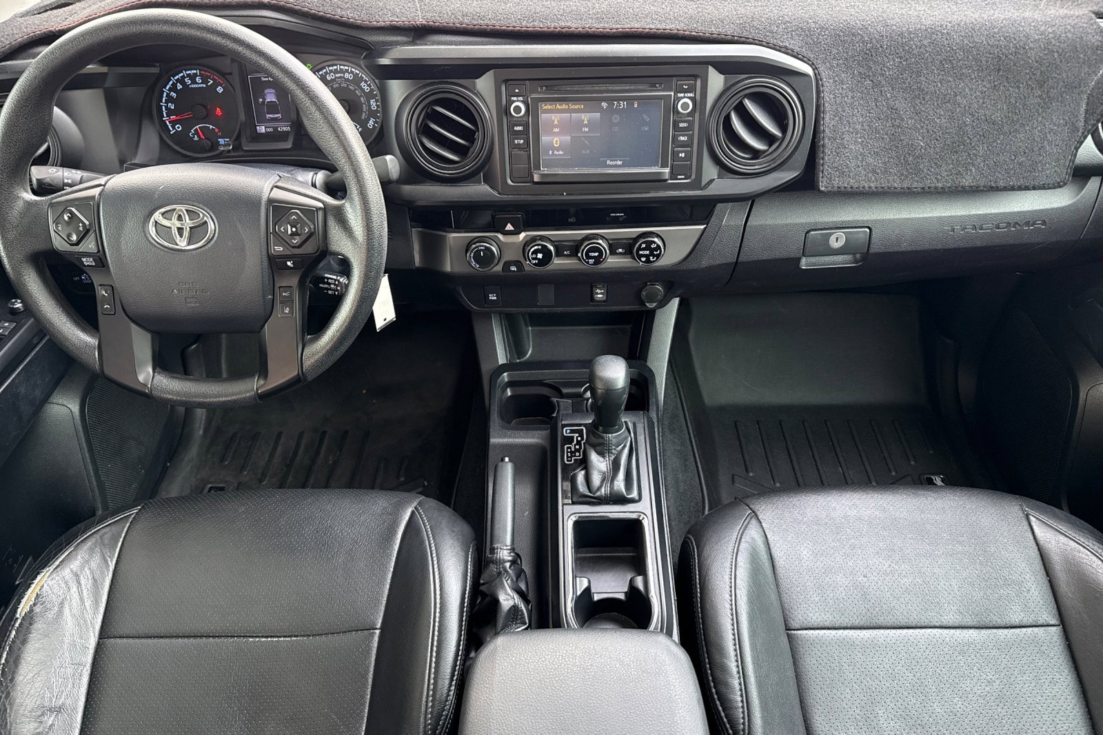 Used 2018 Toyota Tacoma SR image 16