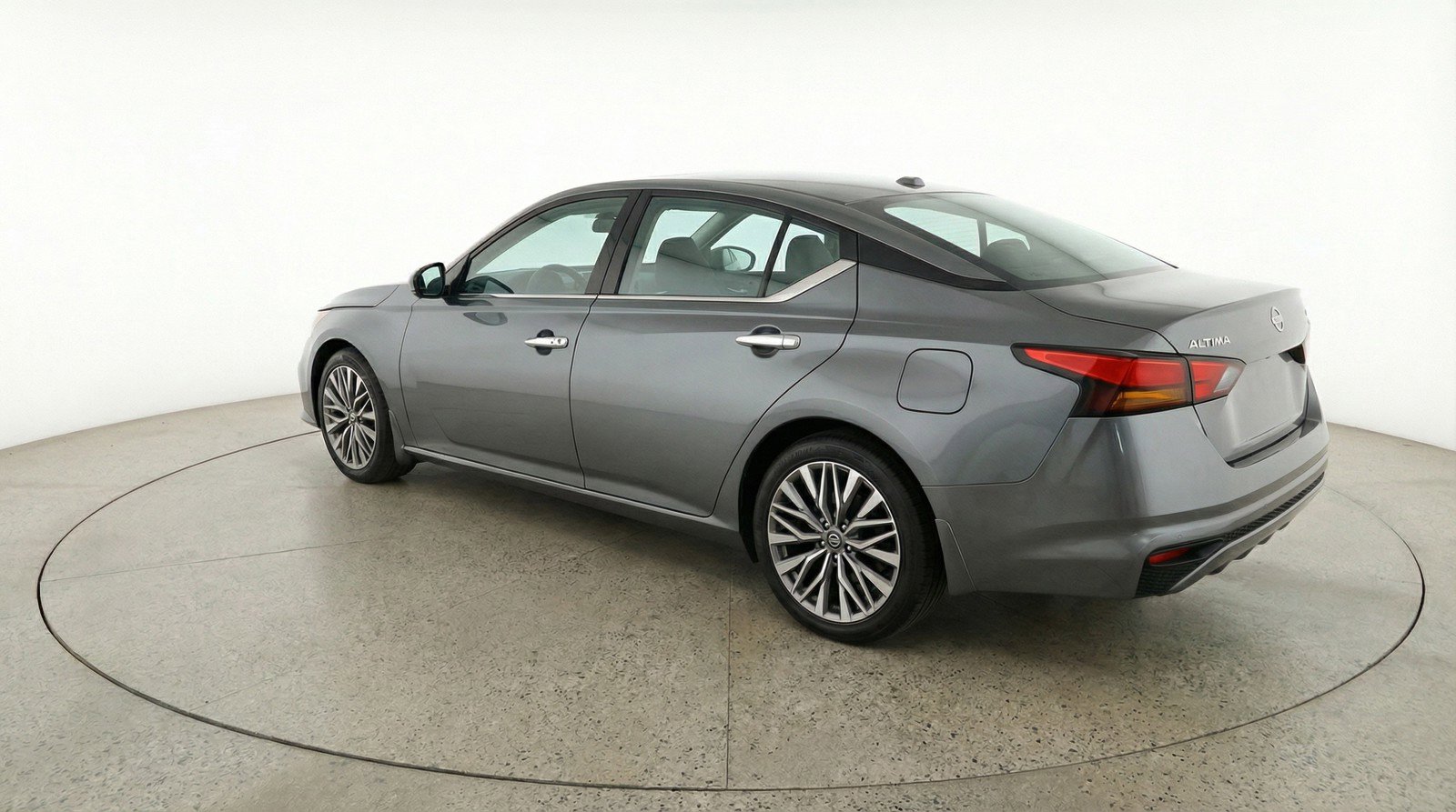 Used 2025 Nissan Altima 2.5 SV image 6