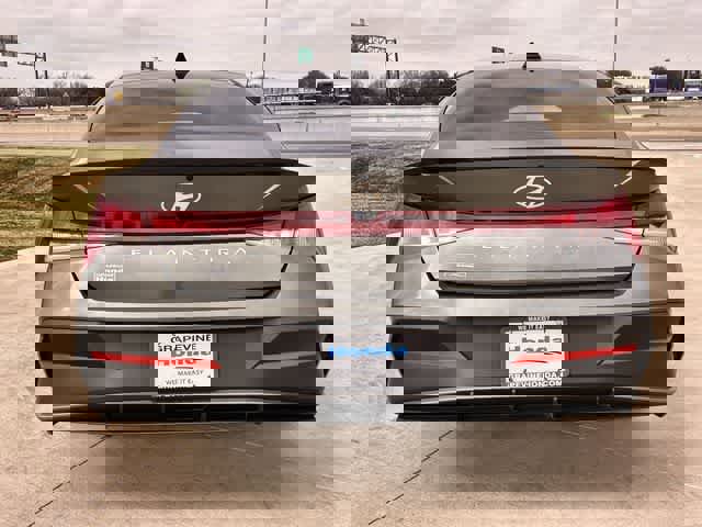Used 2025 Hyundai Elantra Sport image 6