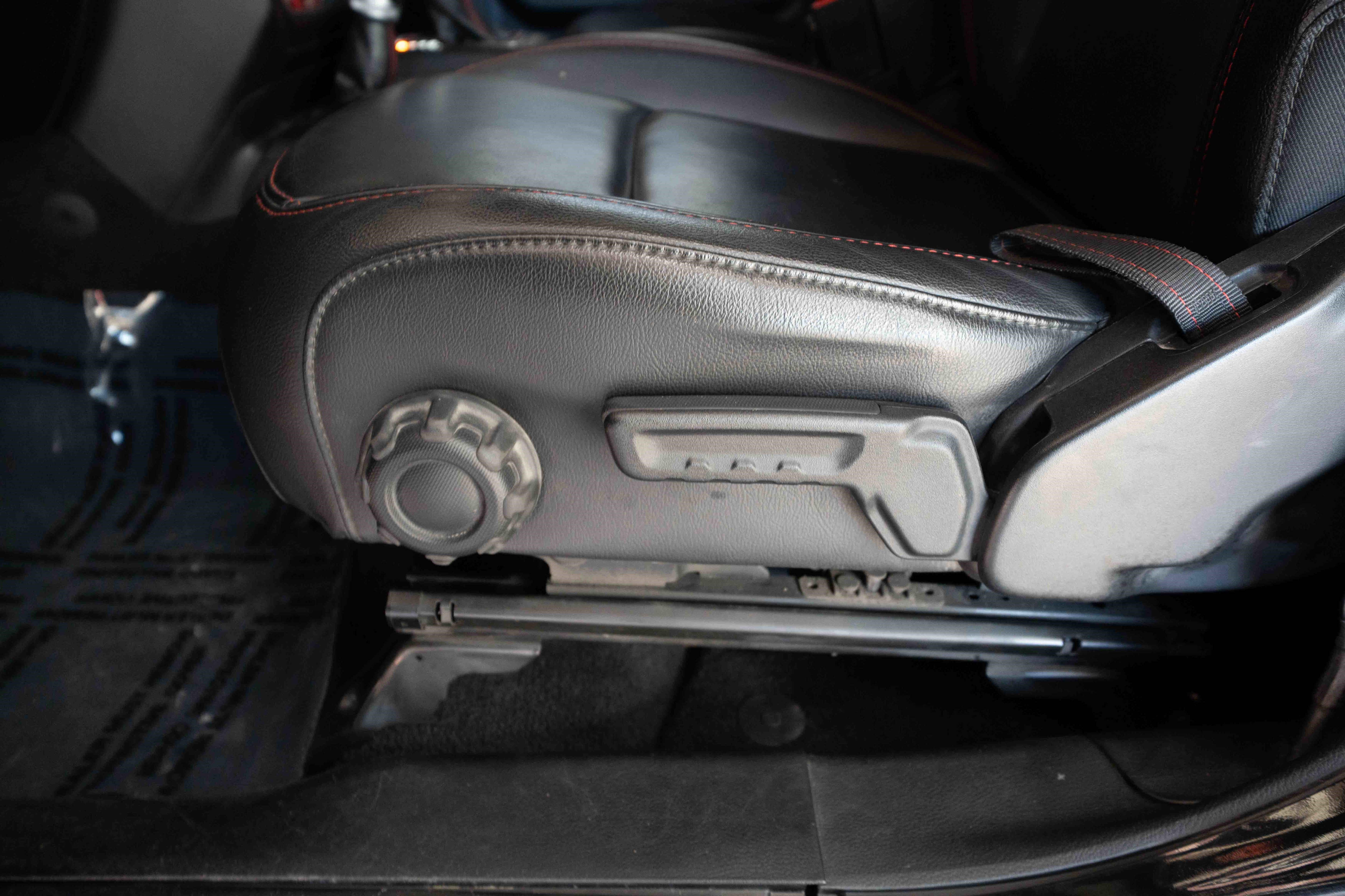 Used 2021 Jeep Gladiator Rubicon image 12