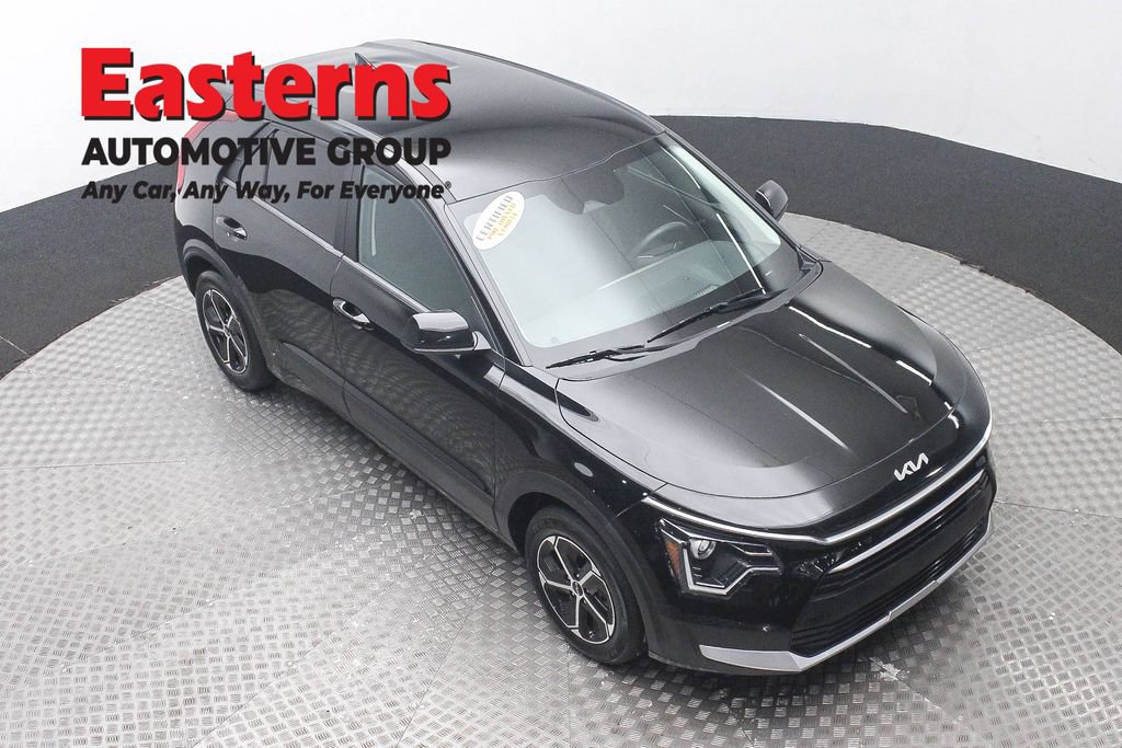 Used 2025 Kia Niro LX FWD image 3