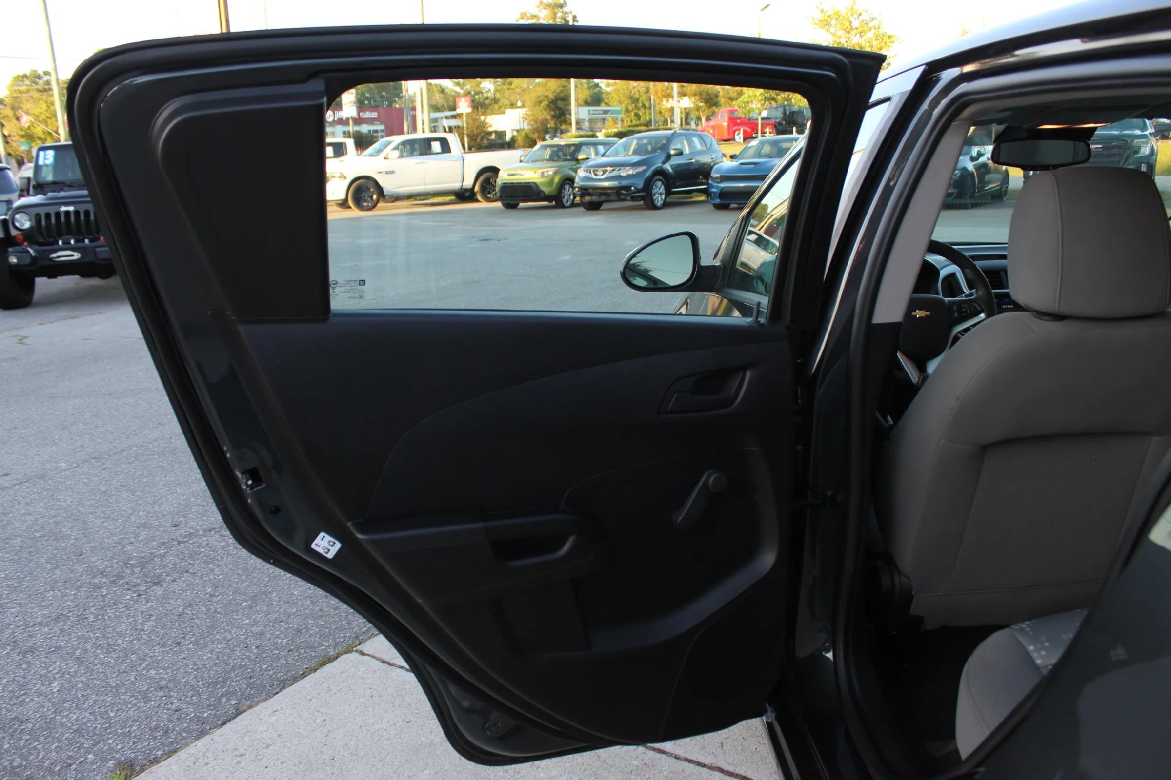 Used 2020 Chevrolet Sonic LT image 17