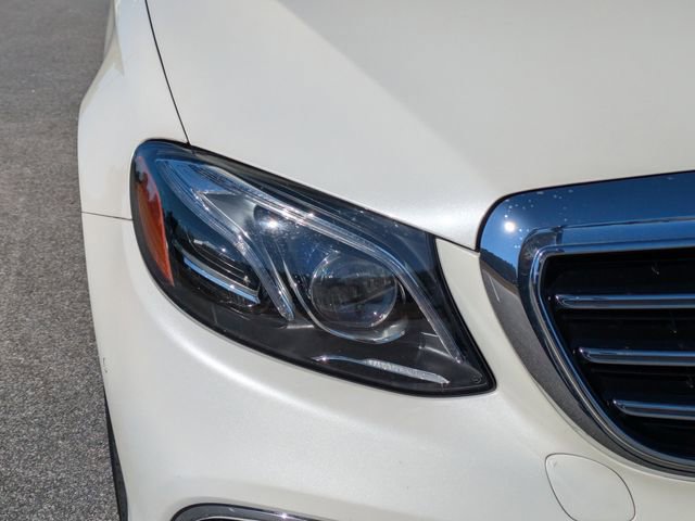 Used 2018 Mercedes-Benz E 400 4MATIC Sedan image 10