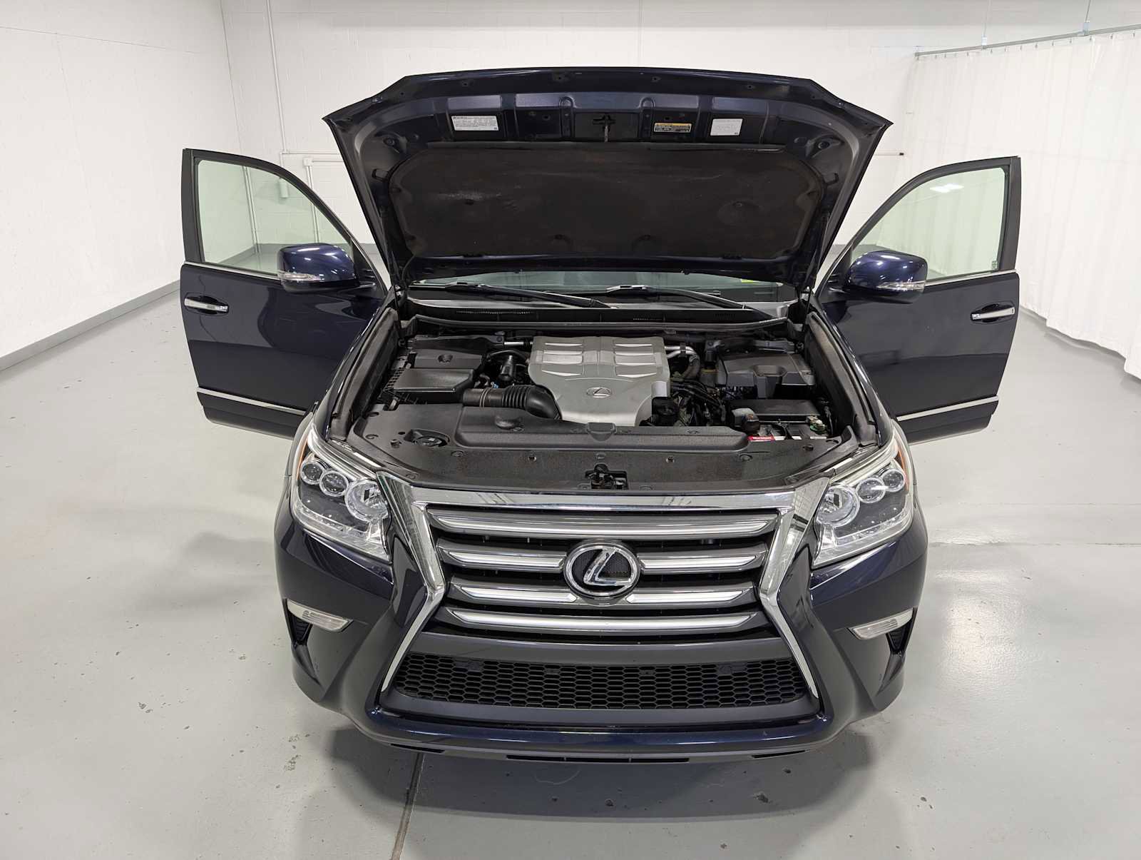 Used 2017 Lexus GX 460 image 9
