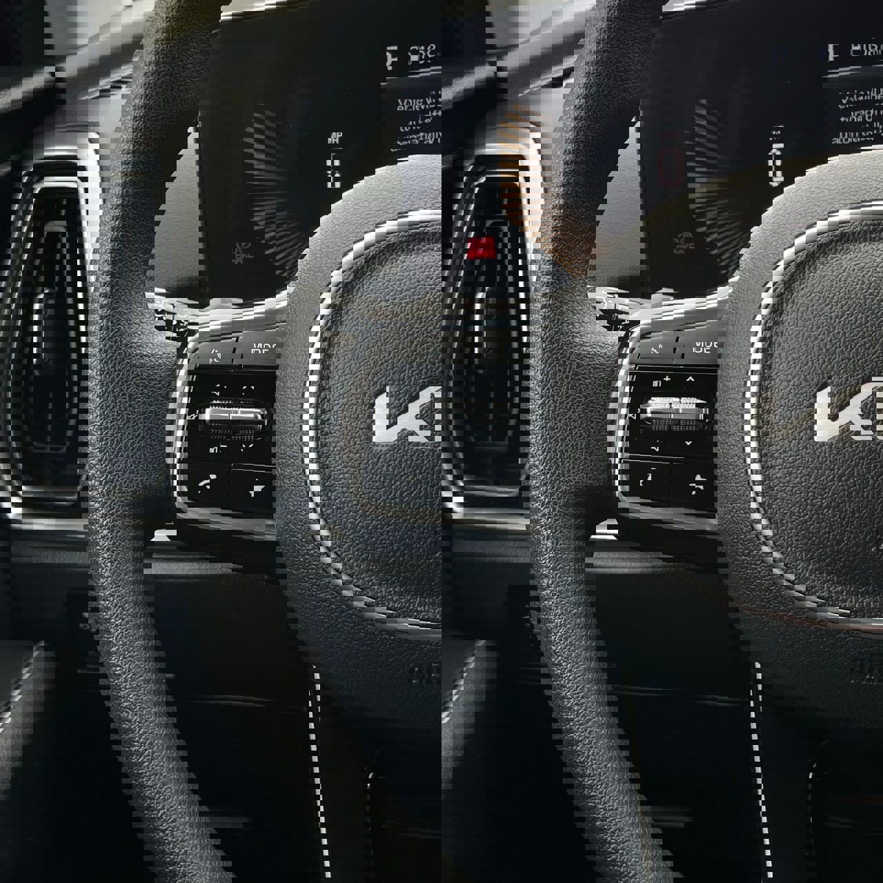 Used 2025 Kia Sorento LX image 13