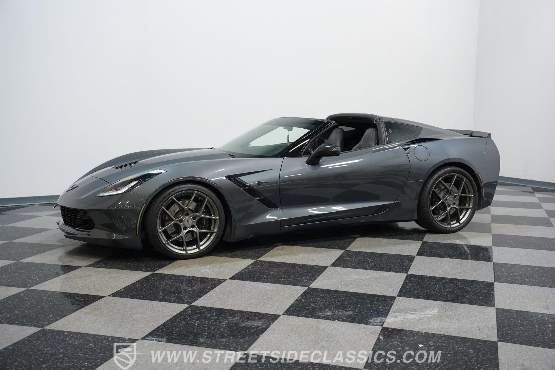 Used 2017 Chevrolet Corvette Stingray Coupe w/ Carbon Flash Badge Package image 6