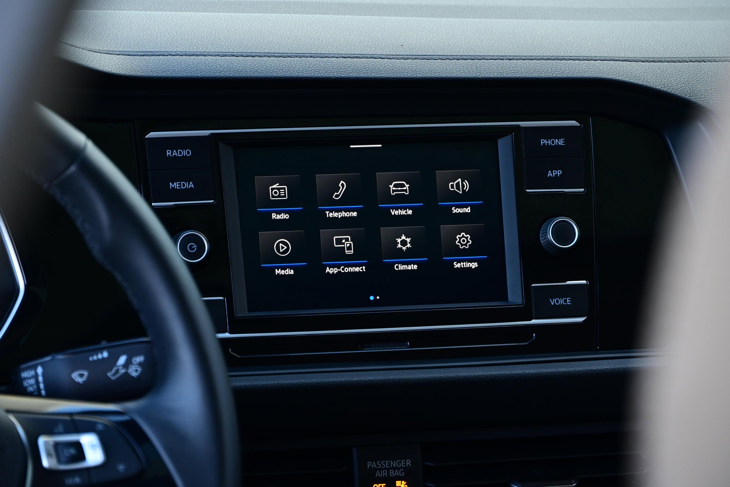 Used 2020 Volkswagen Jetta SE w/ SE Cold Weather Package image 19