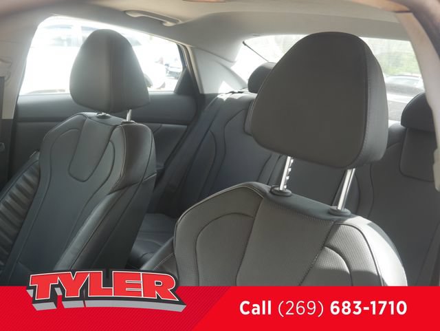 Used 2022 Hyundai Elantra Limited FWD image 34