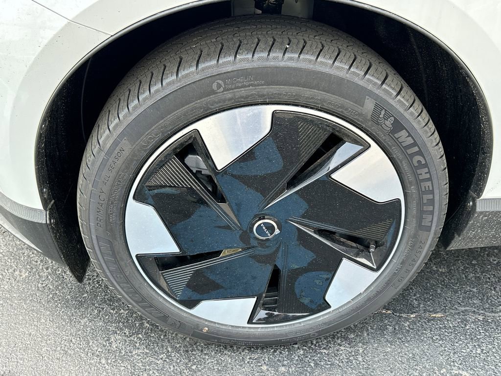 New 2026 Volvo EX30 Plus w/ Climate Package image 7