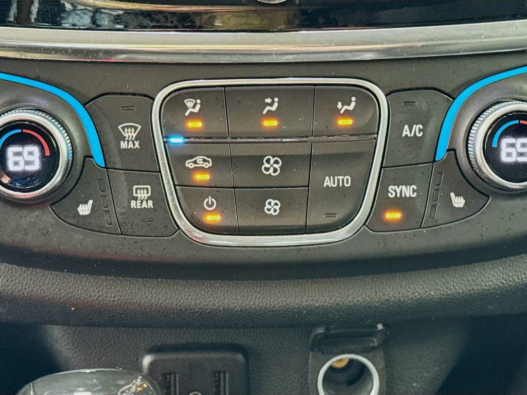 Used 2019 Chevrolet Traverse LT image 21