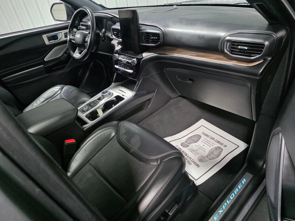 Used 2022 Ford Explorer Platinum w/ Equipment Group 601A AWD/4WD image 7