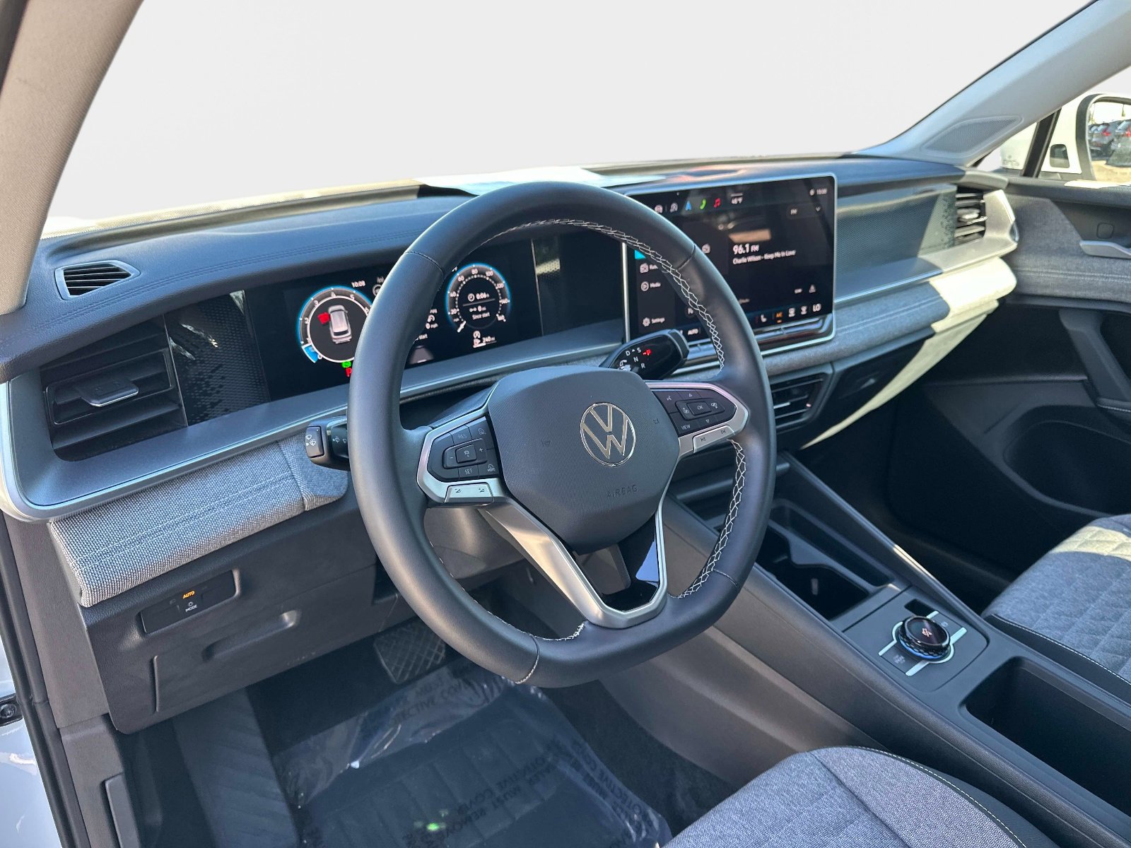 Certified 2025 Volkswagen Tiguan S image 17