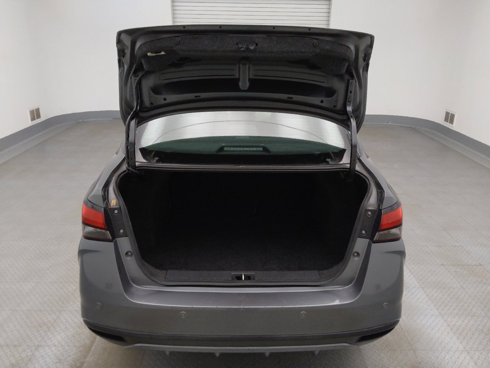 Used 2021 Nissan Versa SV FWD image 29