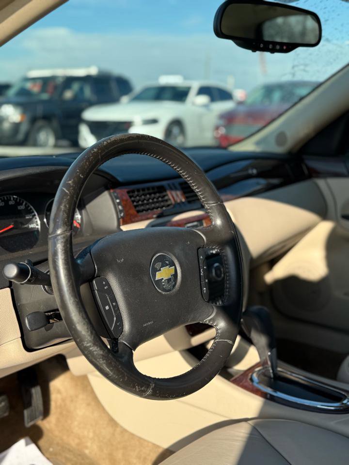Used 2011 Chevrolet Impala LT w/ Luxury Edition Package image 9