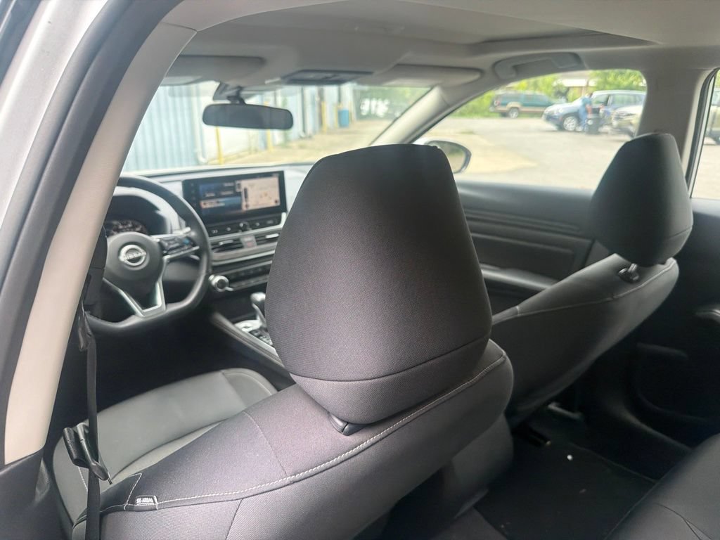 Used 2024 Nissan Altima 2.5 SV w/ SV Premium Package AWD/4WD image 11