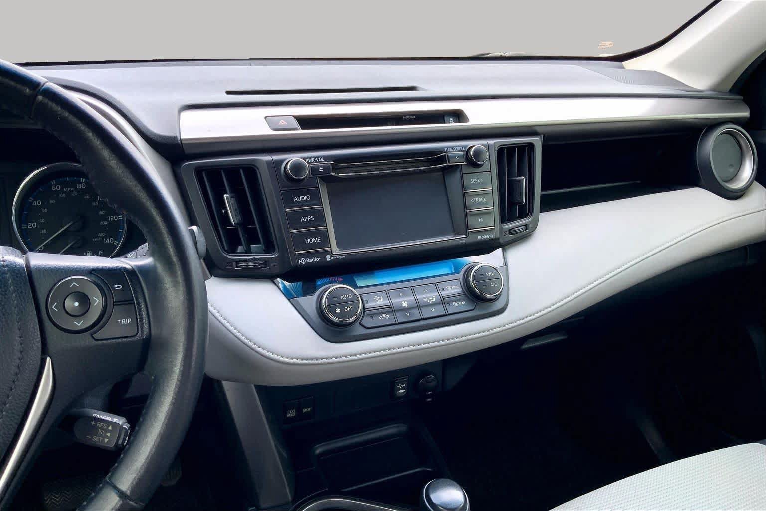 Used 2016 Toyota RAV4 XLE FWD image 7
